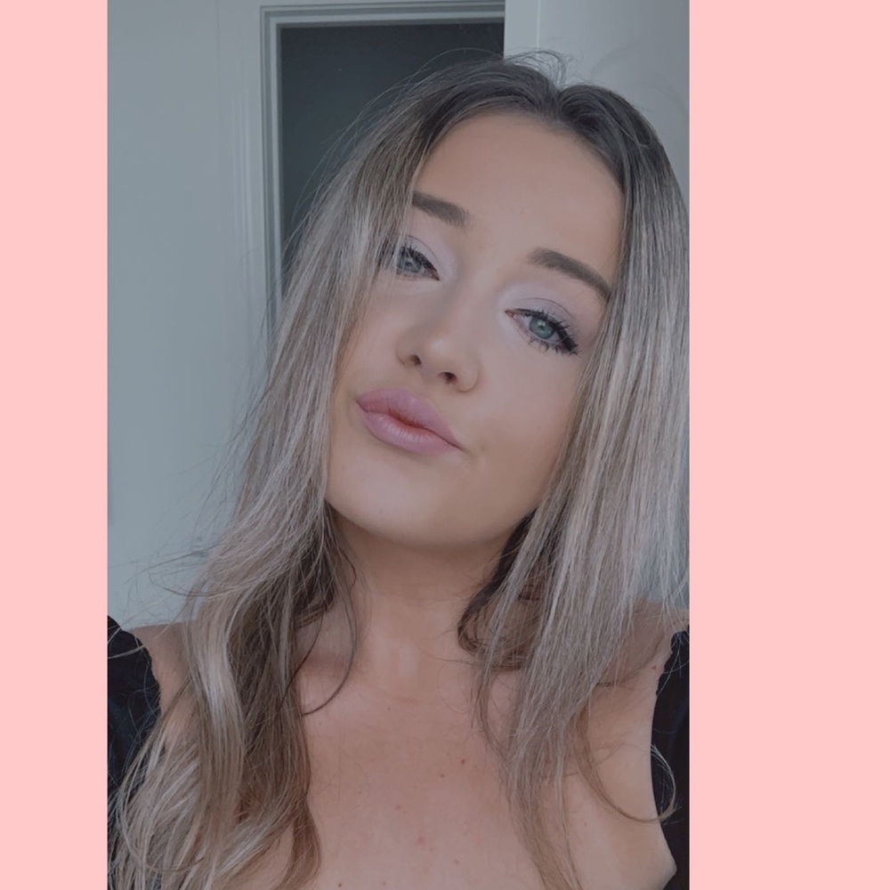 Meet your Posher, Carlee